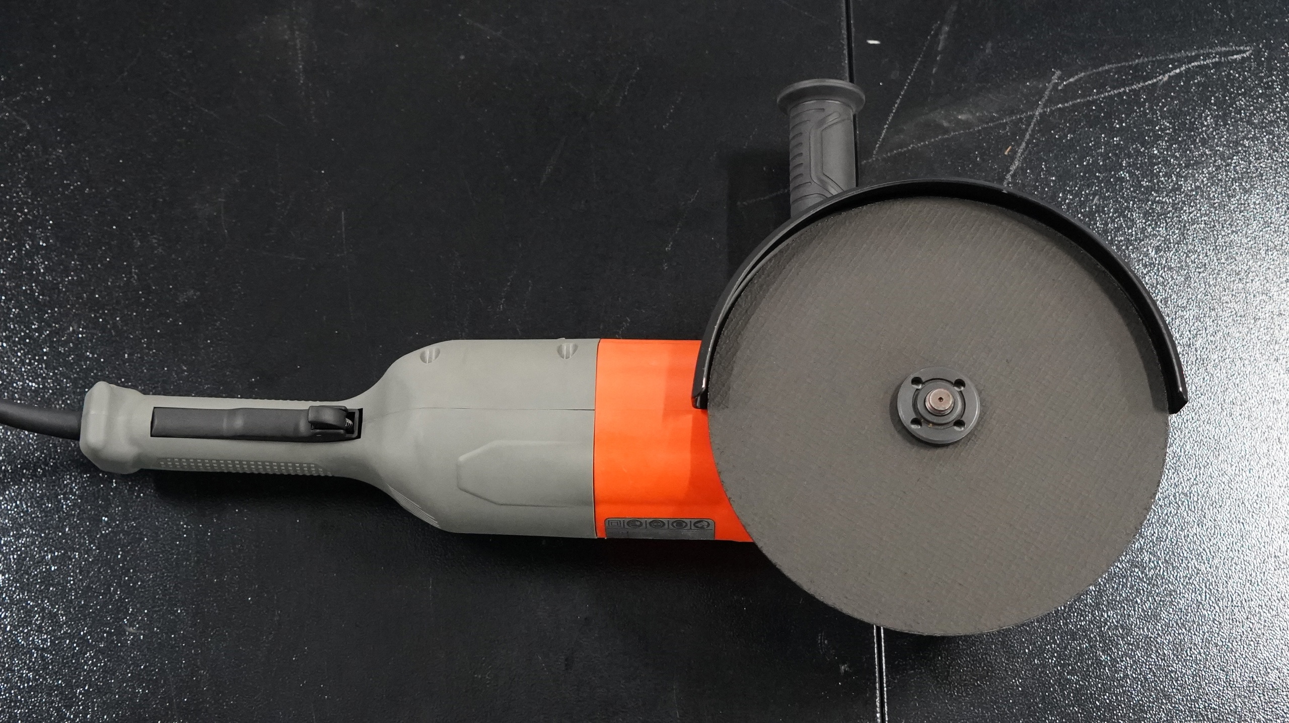 Assembled Sovelmash angle-grinder · UShM 230/2500