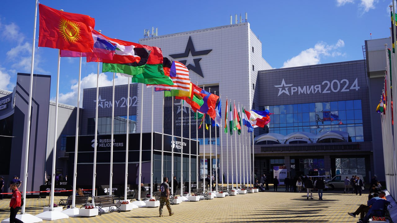 Russian Helicopters pavilion — participating countries' flags