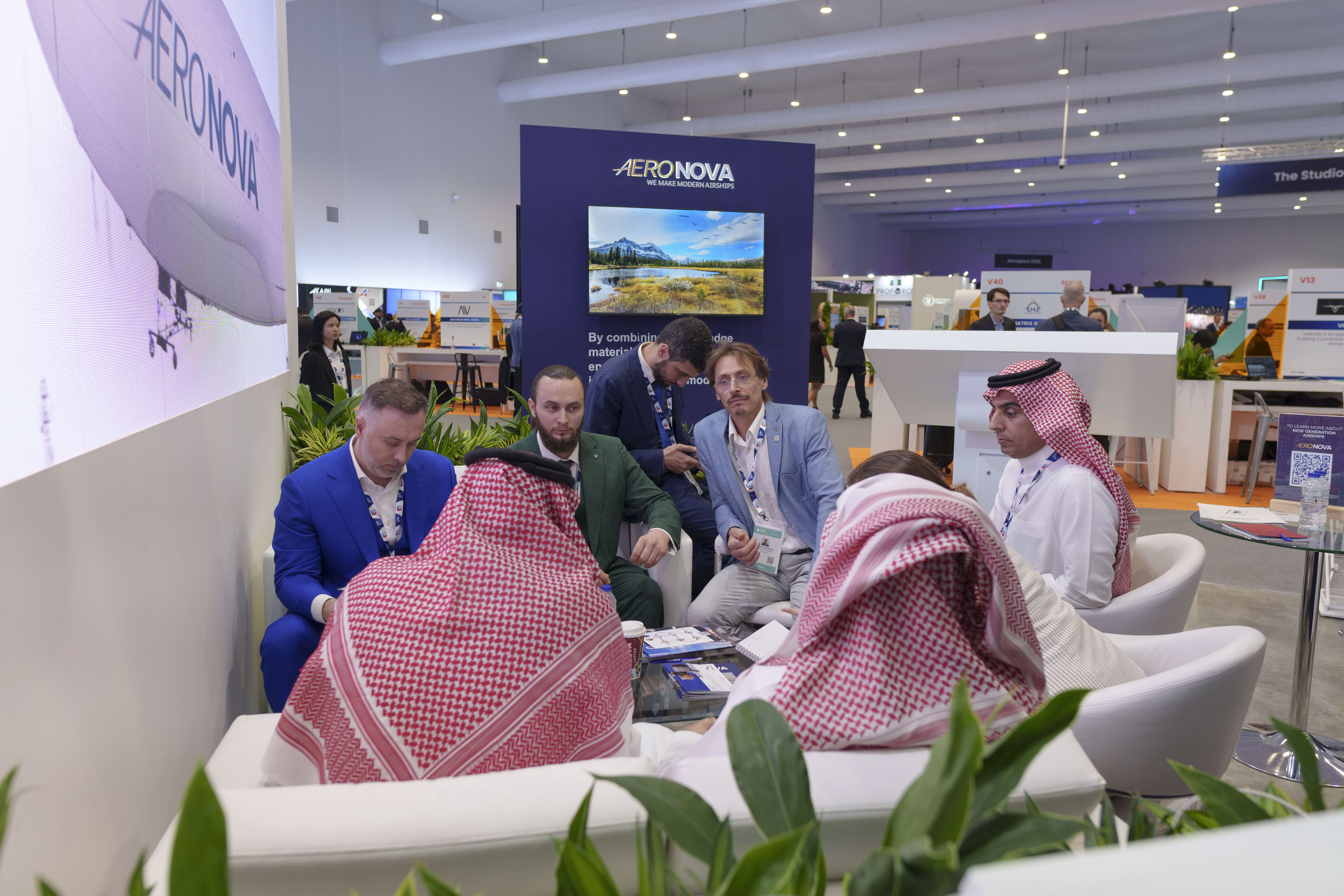 Commercial meeting at the booth with prospective Gulf-region customers