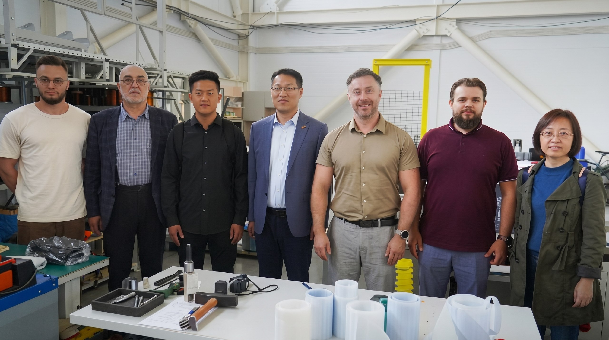 Chinese BAW delegation visit at Sovelmash site.