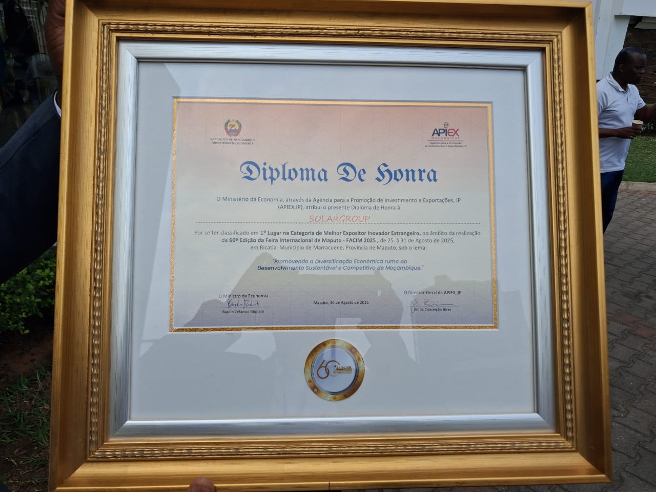 Certificate awarded to SOLARGROUP in Mozambique.