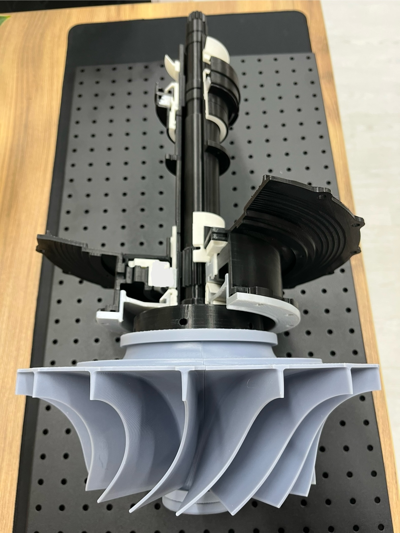Microturbine assembly · centrifugal compressor, rotor, housing