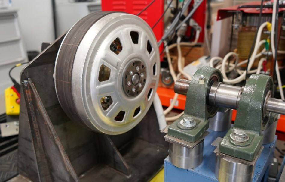 Hub-motor on a rotating test bench